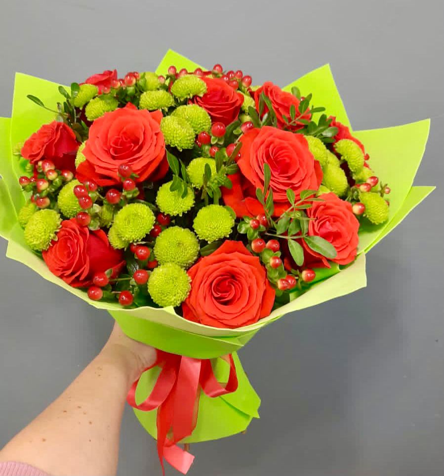 Букет цветов из: Хризантемы и Розы в Лоухи