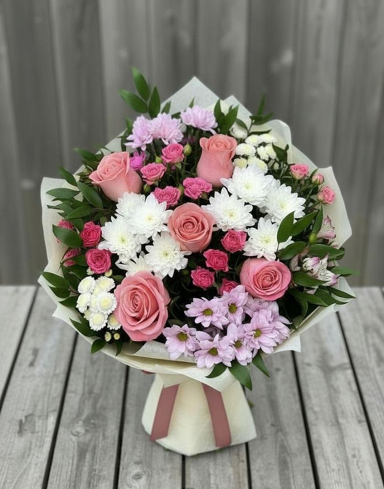 Букет цветов из: Альстромерии, Гвоздики, Розы и Хризантемы в Лоухи