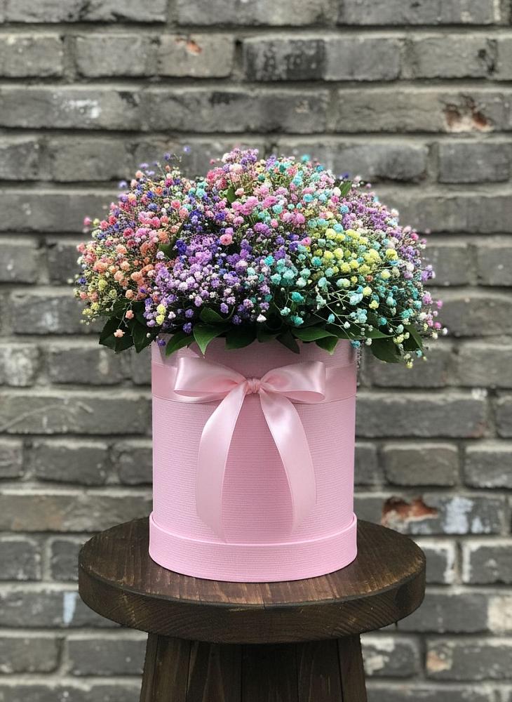 Цветочная композиция из Гипсофила и Розы в шляпной коробке в Лоухи