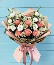 Букет цветов из:  Розы, Альстромерии и Лизиантусы в Лоухи