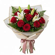 Букет цветов из:  Лилии и Розы в Лоухи