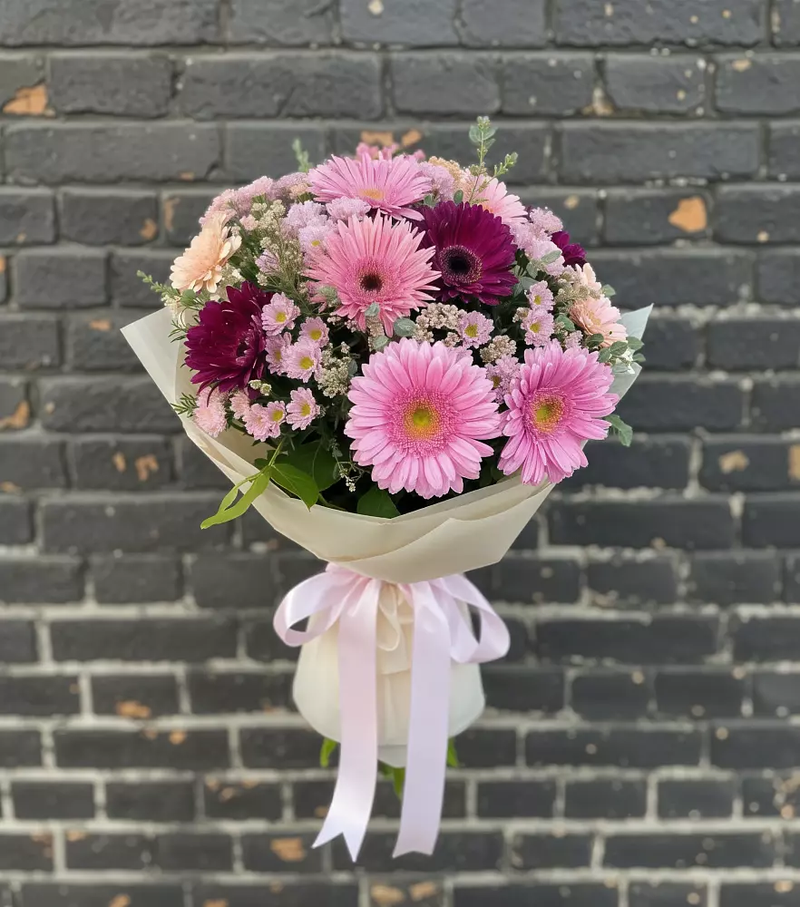 Букет цветов из: Герберы и Хризантемы в Лоухи
