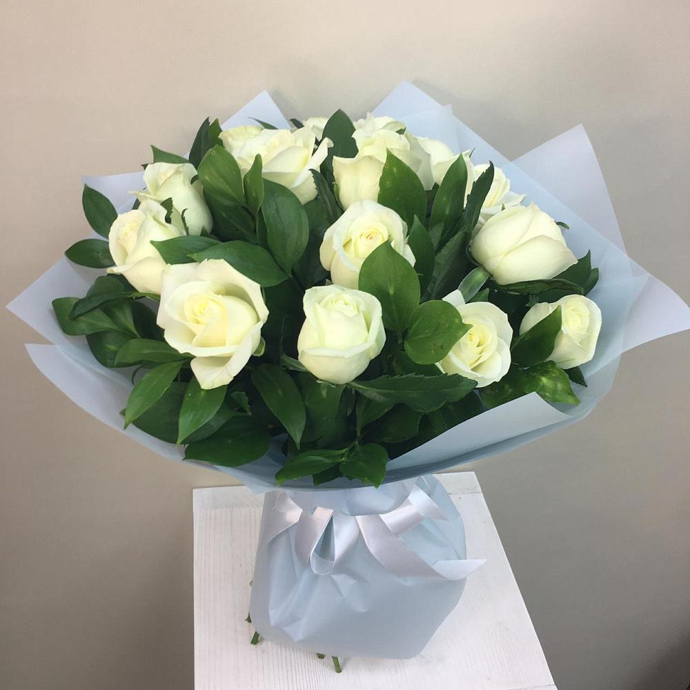 Букет 15 Белых роз Проуд в Лоухи
