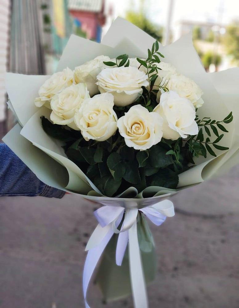 Букет Белые розы Проуд в Лоухи