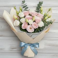 Букет цветов из:  Лизиантусы в Лоухи