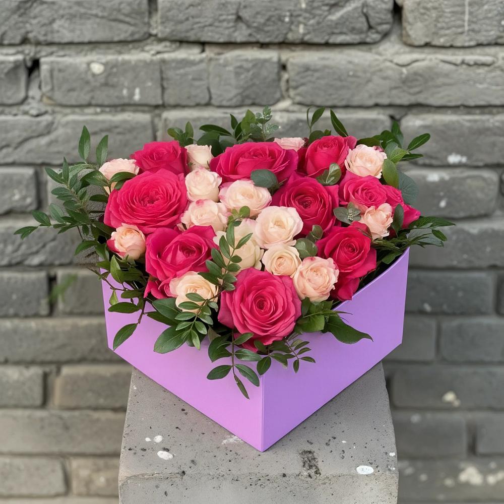 Цветочная композиция из Розы в коробке в Лоухи