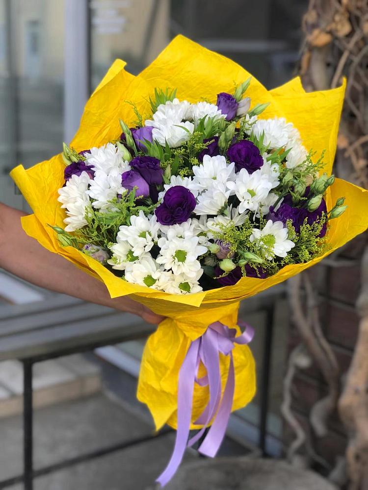 Букет цветов из: Ирисы, Хризантемы и Ромашки в Лоухи