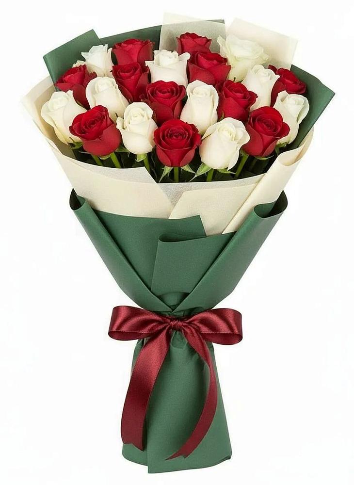 Букет Микс из красных и белых роз в Лоухи