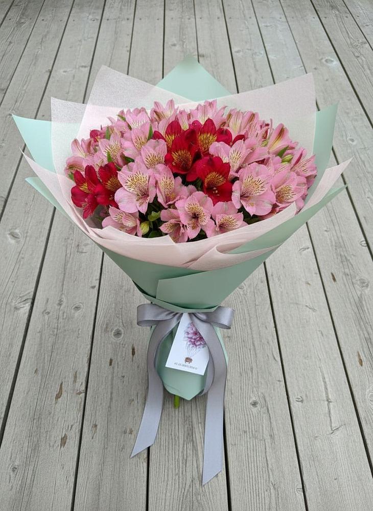 Букет цветов из: Альстромерии в Лоухи