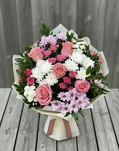 Букет цветов из:  Альстромерии, Гвоздики, Розы и Хризантемы в Лоухи