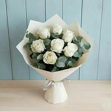 Букет Белые розы в Эвкалипте в Лоухи