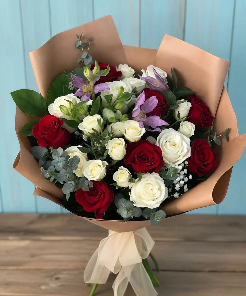 Букет цветов из: Розы и Альстромерии в Лоухи