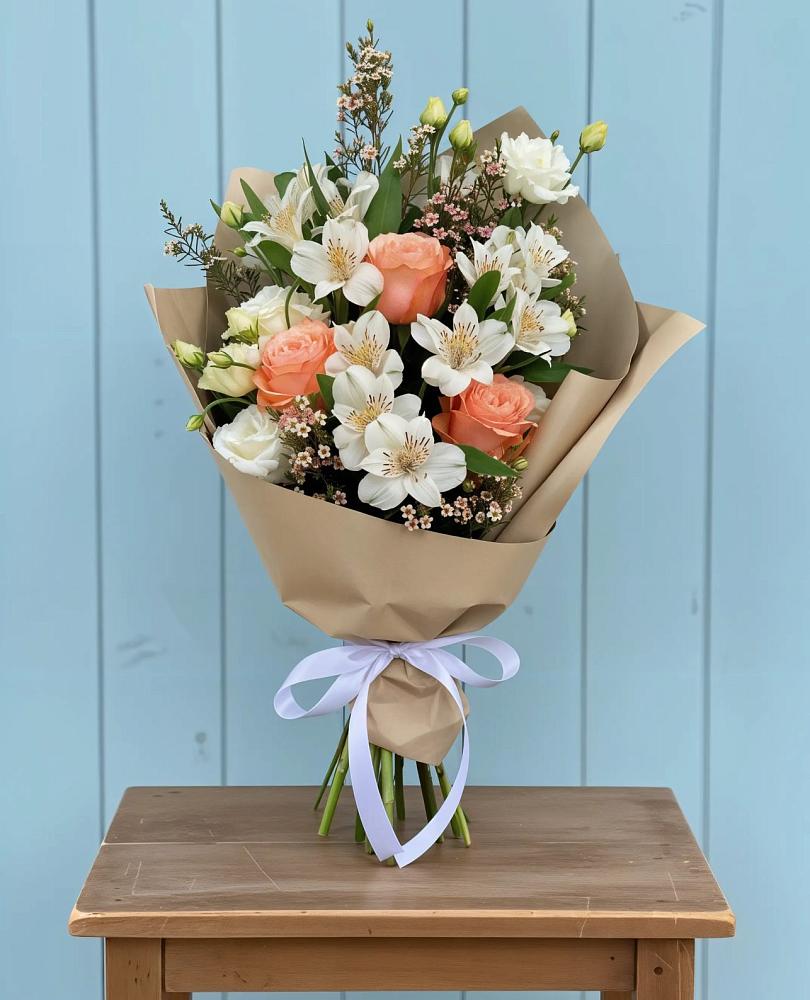 Букет цветов из: Альстромерии, Лизиантусы, Розы и Хризантемы в Лоухи