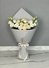 Букет цветов из:  Розы и Лизиантусы в Лоухи